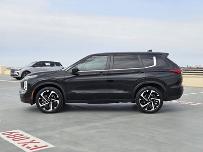 2023 Mitsubishi Outlander SE
