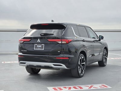 2023 Mitsubishi Outlander SE