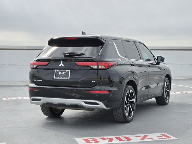 2023 Mitsubishi Outlander SE