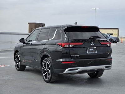 2023 Mitsubishi Outlander SE