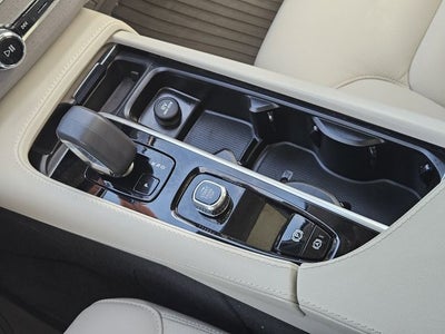 2025 Volvo XC90 Plug-In Hybrid T8 Plus 7 Passenger