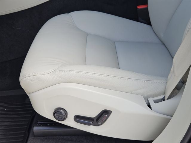 2025 Volvo XC90 Plug-In Hybrid T8 Plus 7 Passenger