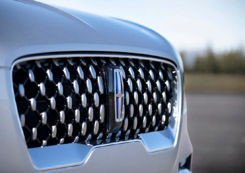 Close up view of a Lincoln Hybrid grille