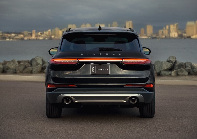 The rear lighting of the 2025 Lincoln Corsair® SUV spans the entire width of the vehicle. | Planet Lincoln Love Field in Dallas TX
