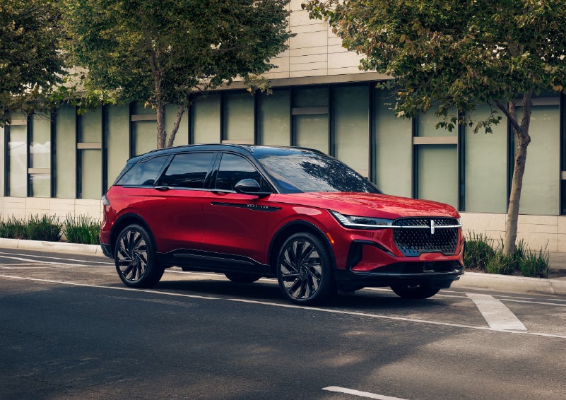 2026 Lincoln Nautilus® SUV with the available Jet Appearance Package and Hybrid transmission. | Planet Lincoln Love Field in Dallas TX